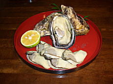 【広島牡蠣】　広島県産宮島牡蠣　　『欲張り牡蠣セット』　むき身も殻付き牡蠣も磯の香りいっぱいです